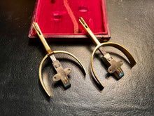 Load image into Gallery viewer, A boxed pair of 19th century Maxwell's Officer's Spurs. English Circa 1840