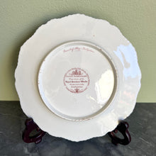 Load image into Gallery viewer, A pair of Regency Flight Barr and Barr Worcester porcelain topographical plates. English 1813-1820