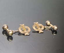 Load image into Gallery viewer, A pair of Australian 9 carat gold cufflinks