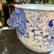 Load image into Gallery viewer, An early 19th century transfer decorated blue and white two handled jardiniere. Circa 1820
