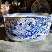 Load image into Gallery viewer, An early 19th century transfer decorated blue and white two handled jardiniere. Circa 1820
