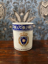 Load image into Gallery viewer, A Chinese Armorial porcelain vase with overgrazed floral decoration
