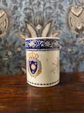 Load image into Gallery viewer, A Chinese Armorial porcelain vase with overgrazed floral decoration
